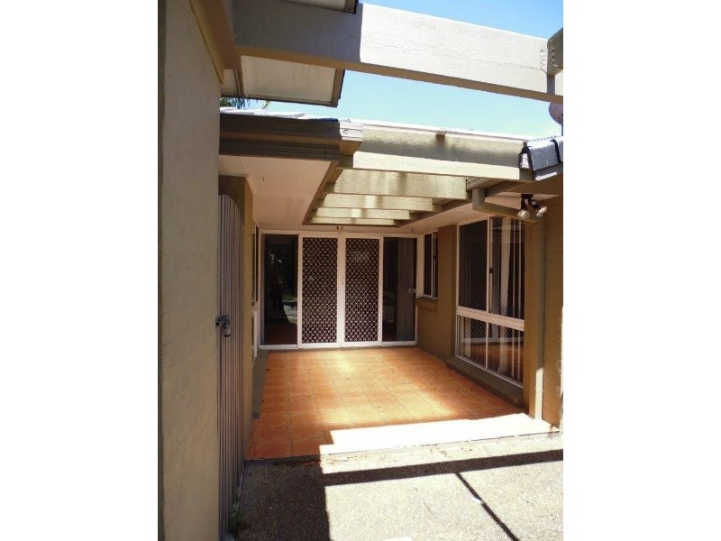 4 Crampton Court, Parkwood QLD 4214