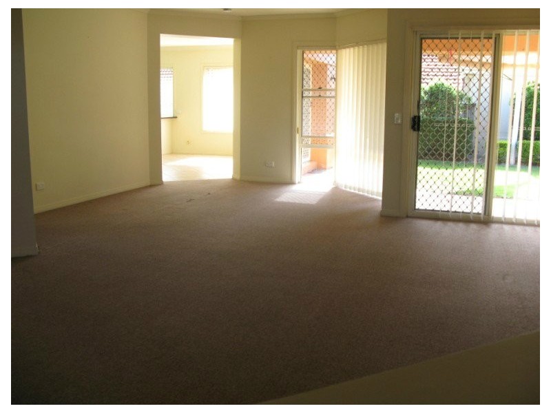 10 Abby Crescent, Ashmore QLD 4214