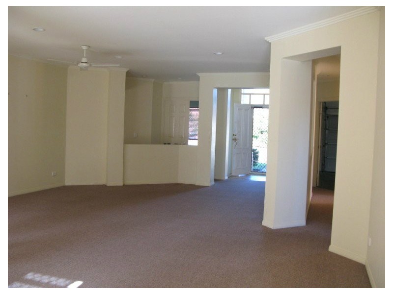 10 Abby Crescent, Ashmore QLD 4214