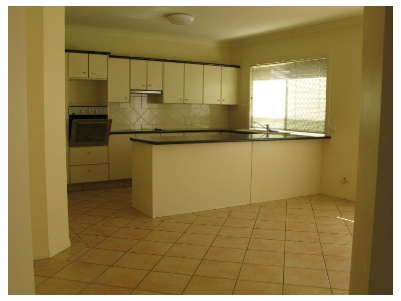 10 Abby Crescent, Ashmore QLD 4214