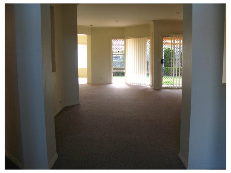 10 Abby Crescent, Ashmore QLD 4214