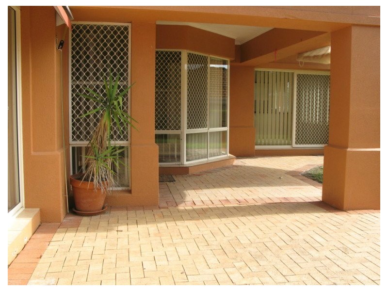 10 Abby Crescent, Ashmore QLD 4214
