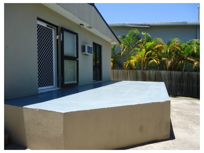10 First Avenue, Labrador QLD 4215