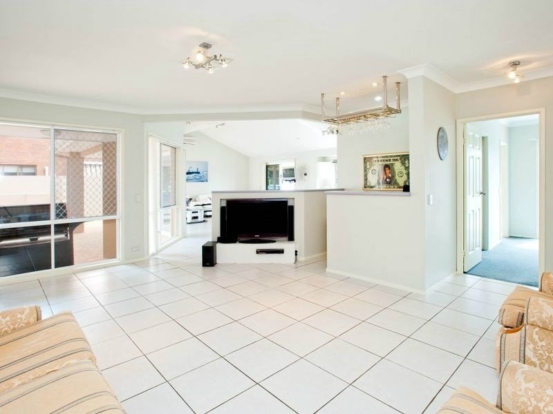 12 Marco Polo Place, Hollywell QLD 4216