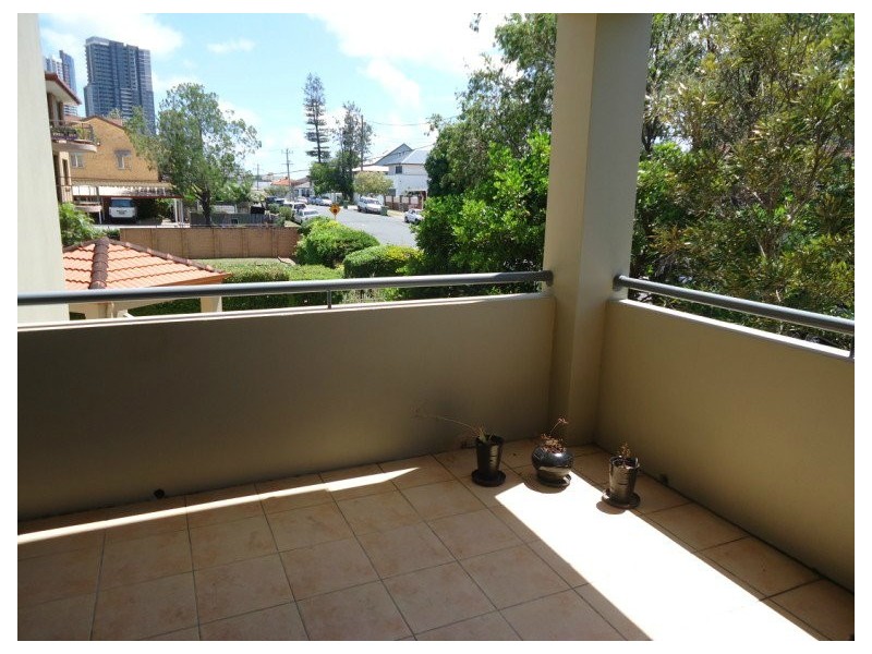 10/25 ChesterTerrace, Southport QLD 4215