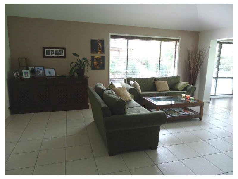 12 Torquay Place, Arundel QLD 4214