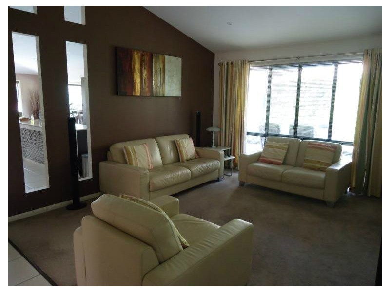 12 Torquay Place, Arundel QLD 4214