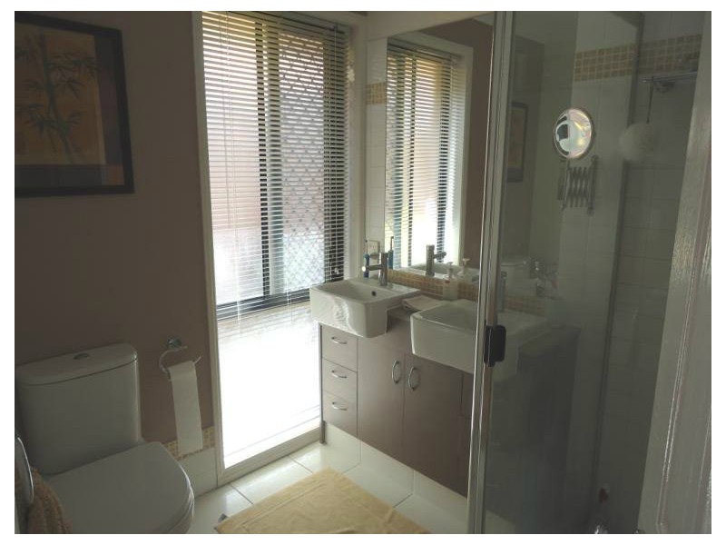 12 Torquay Place, Arundel QLD 4214