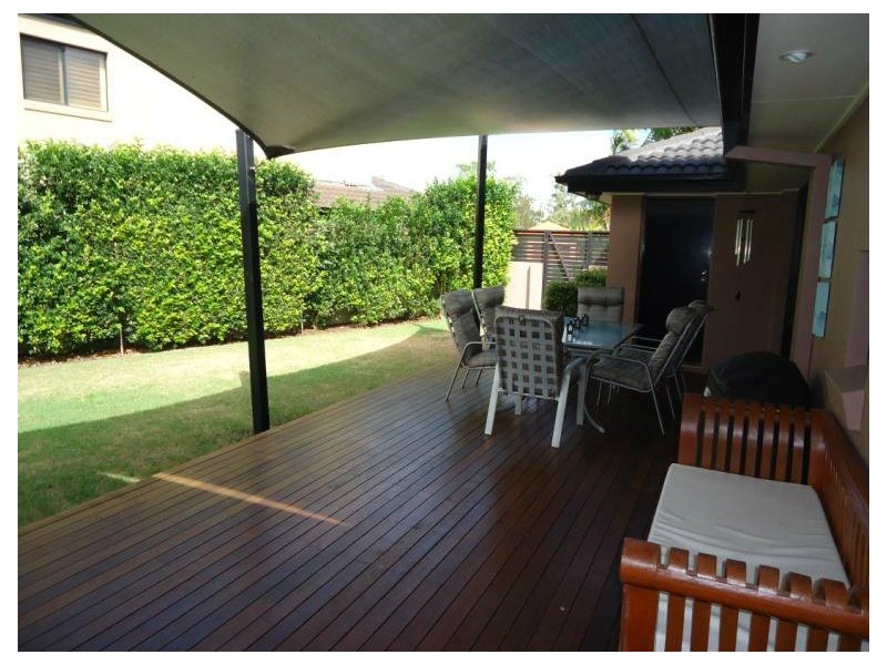 12 Torquay Place, Arundel QLD 4214