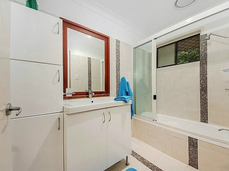 225 Cotlew Street, Ashmore QLD 4214