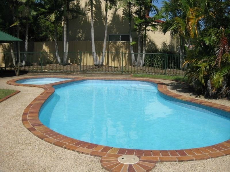 1/13 Brown Street, Labrador QLD 4215