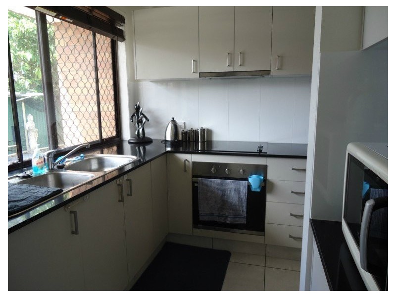 2/55 Morinda Way, Labrador QLD 4215