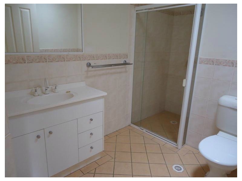 1/5 Tanias Place, Labrador QLD 4215