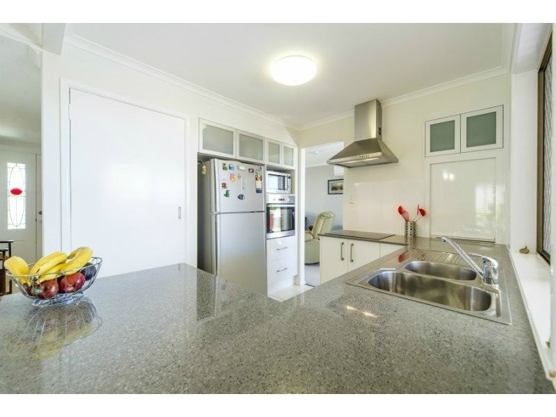 26 Ashburton Close, Arundel QLD 4214