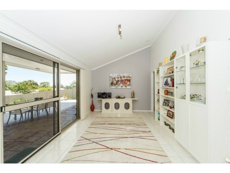 26 Ashburton Close, Arundel QLD 4214