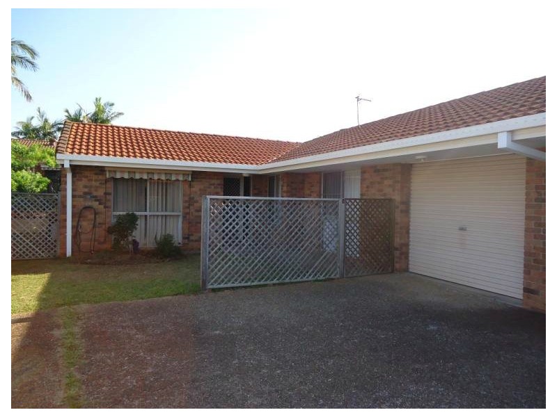 2/10 Ash Court, Arundel QLD 4214