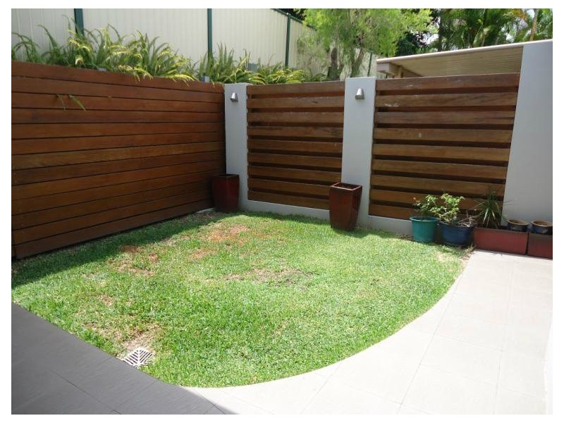 2/9 Orkney Place, Labrador QLD 4215