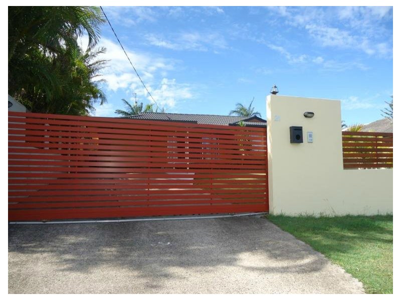 21 Second Avenue, Labrador QLD 4215