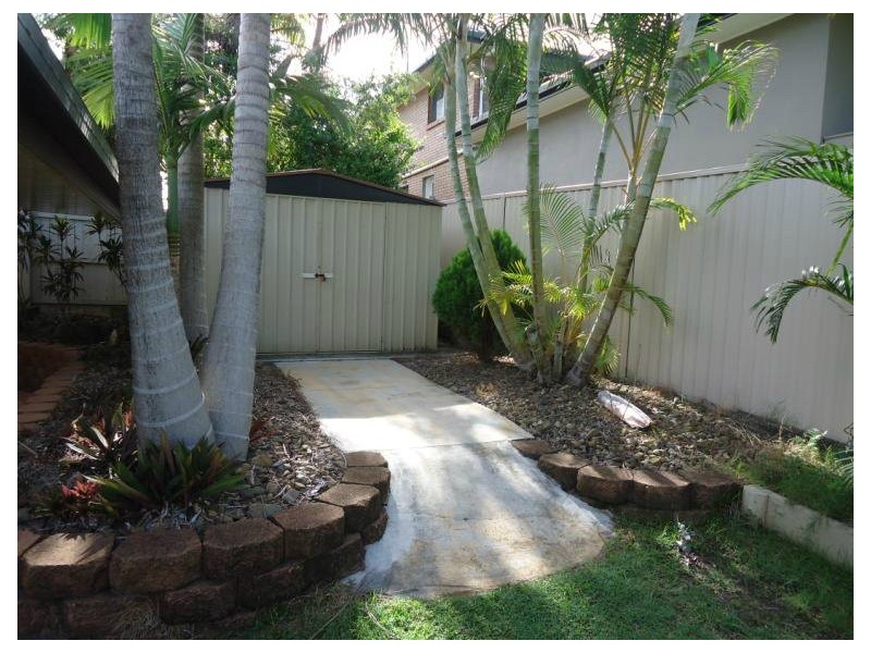 21 Second Avenue, Labrador QLD 4215