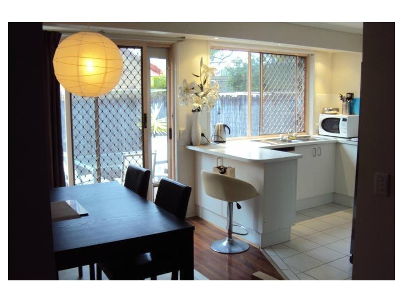 2/5 Melanie PLace, Labrador QLD 4215