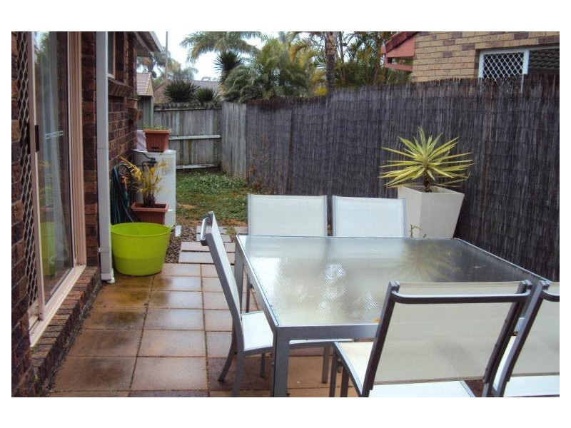 2/5 Melanie PLace, Labrador QLD 4215