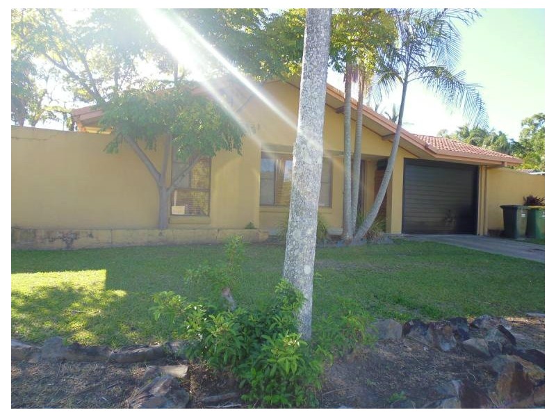 8 Wandilla Drive, Helensvale QLD 4212