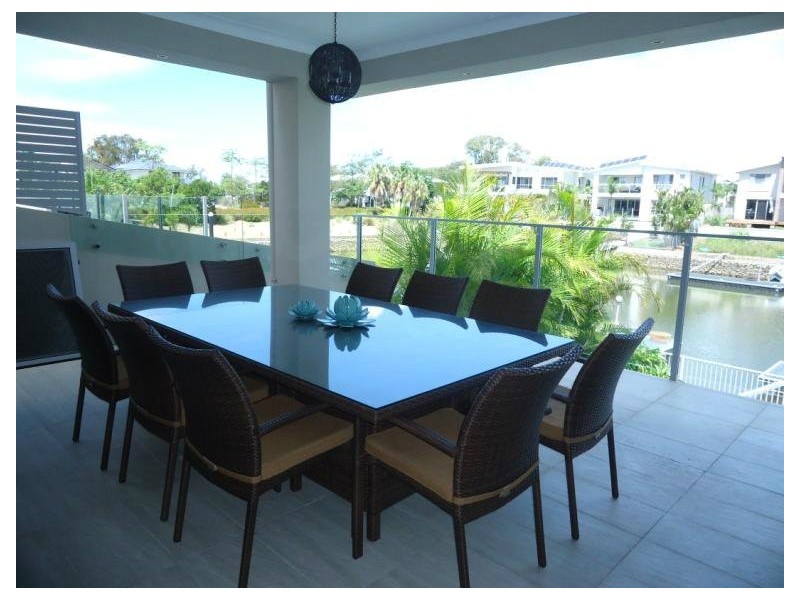9 Harbourvue Court, Helensvale QLD 4212