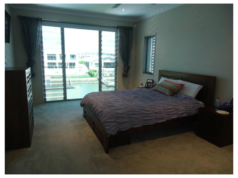 9 Harbourvue Court, Helensvale QLD 4212