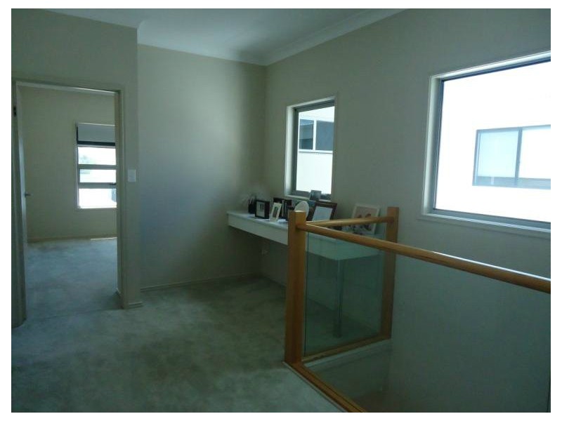 9 Harbourvue Court, Helensvale QLD 4212