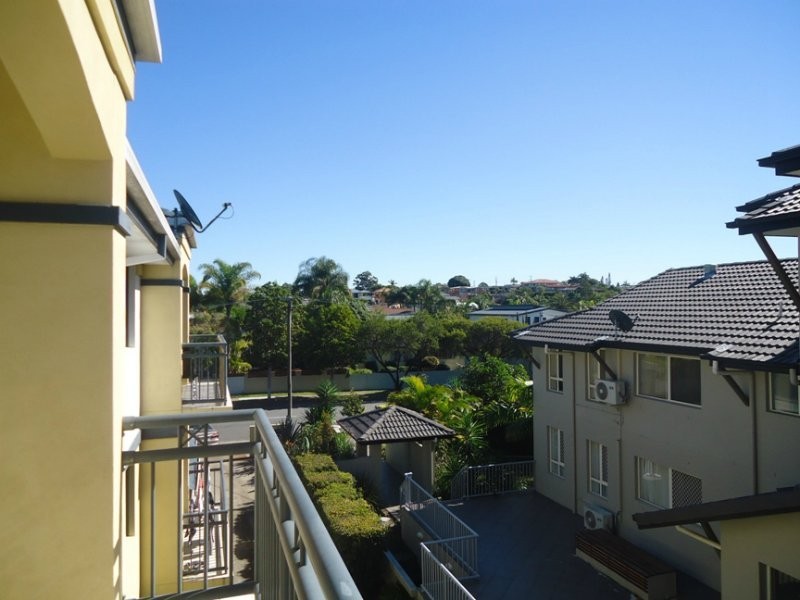 6/129 Muir Street, Labrador QLD 4215