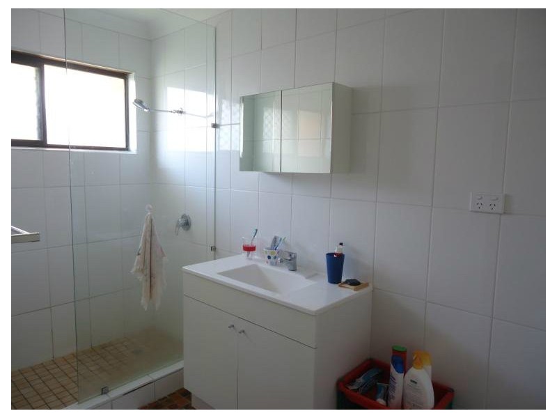 1/219 Central Street, Labrador QLD 4215