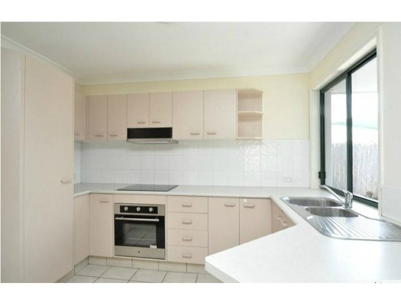 52 Marble Arch Place, Arundel QLD 4214