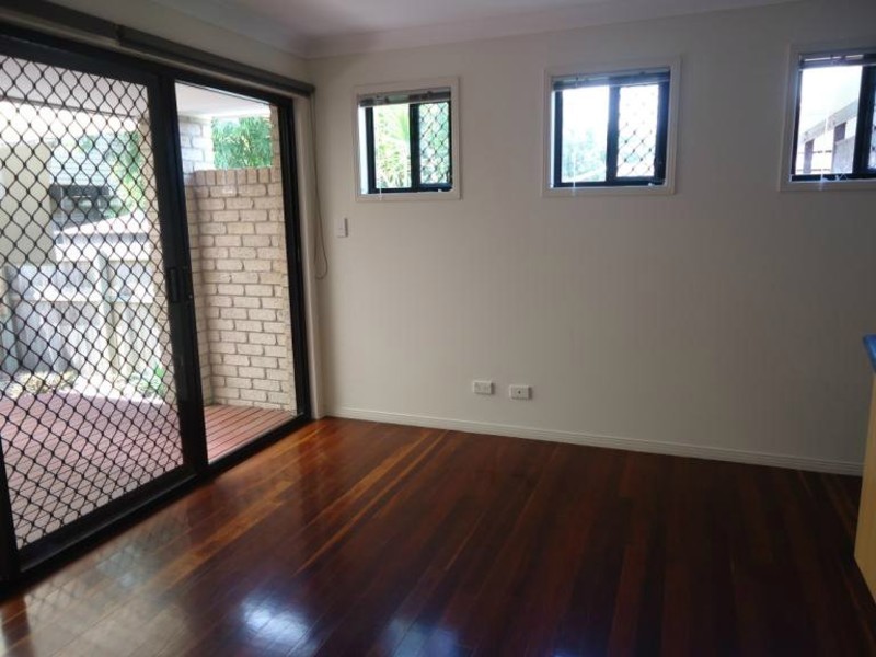 1/1a Sandy Court, Southport QLD 4215