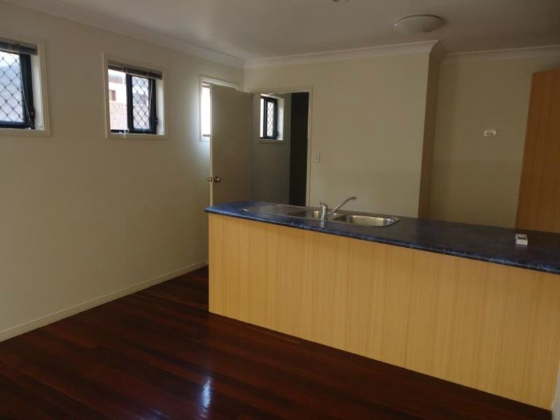 1/1a Sandy Court, Southport QLD 4215