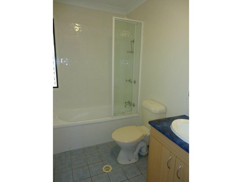 1/1a Sandy Court, Southport QLD 4215