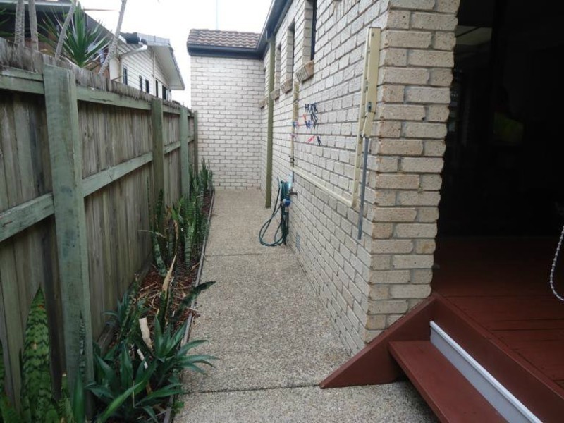 1/1a Sandy Court, Southport QLD 4215