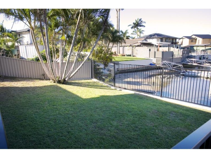 247 Morala Avenue, Runaway Bay QLD 4216
