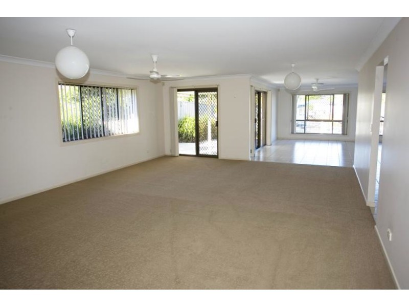 247 Morala Avenue, Runaway Bay QLD 4216