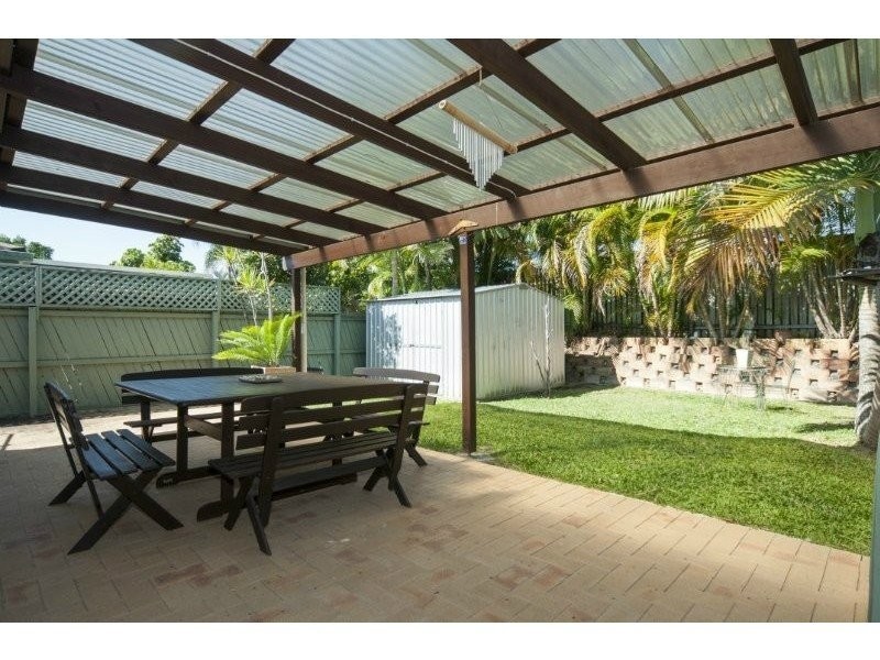 1/15 Nina Parade, Arundel QLD 4214