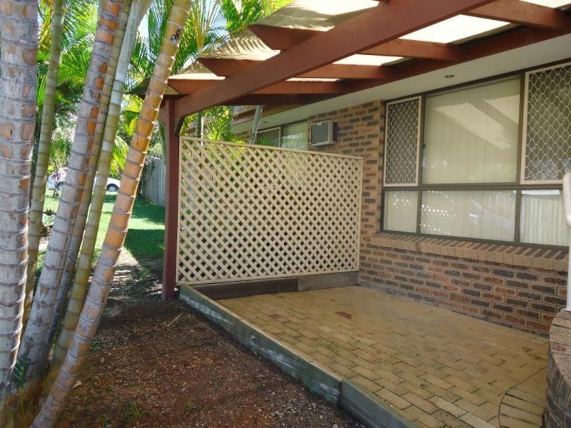 2/5 Webb Street, Labrador QLD 4215