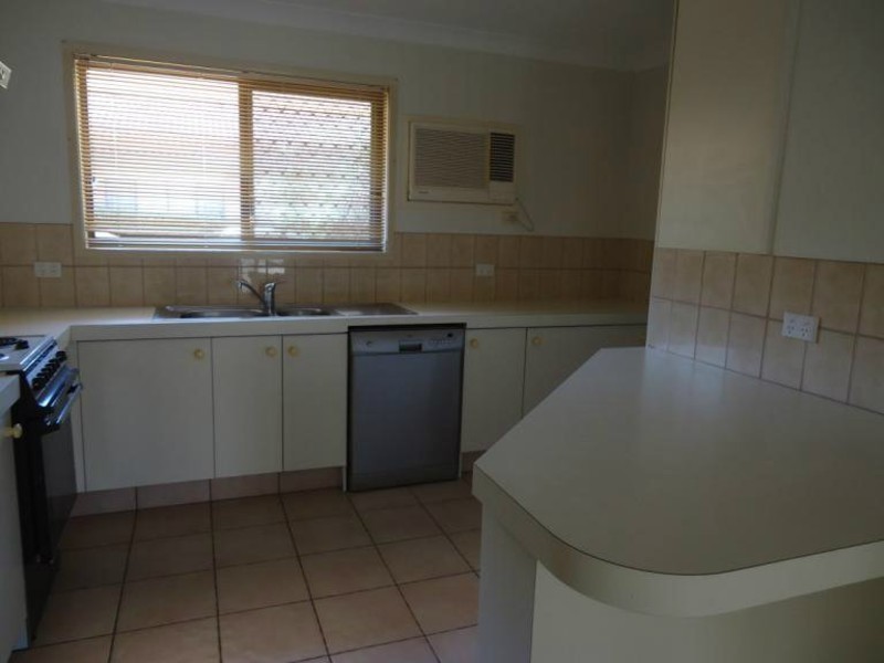 2/5 Webb Street, Labrador QLD 4215