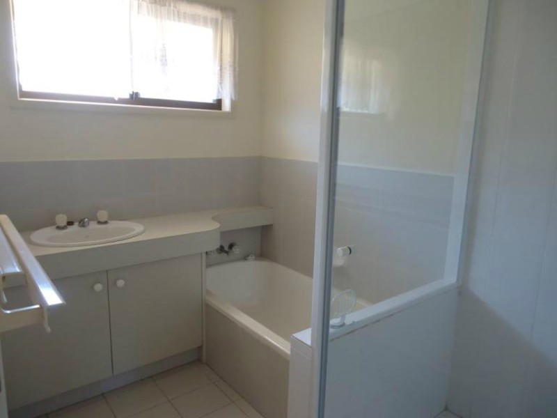 2/5 Webb Street, Labrador QLD 4215