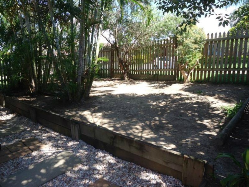 2/5 Webb Street, Labrador QLD 4215