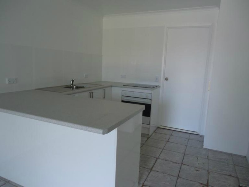 2/44 McMillan Street, Labrador QLD 4215