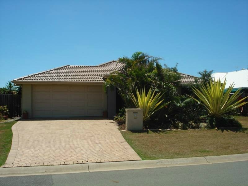 13 Maidenhead Court, Oxenford QLD 4210