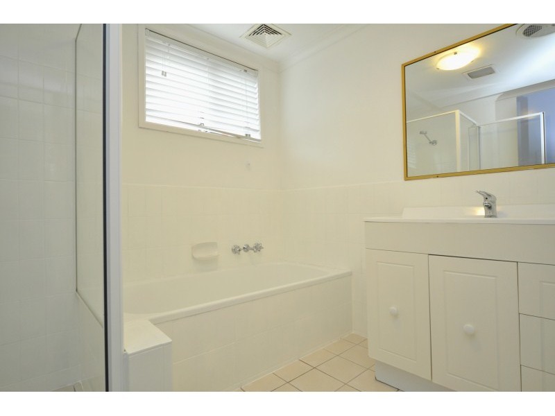 2/18 Madang Crescent, Runaway Bay QLD 4216