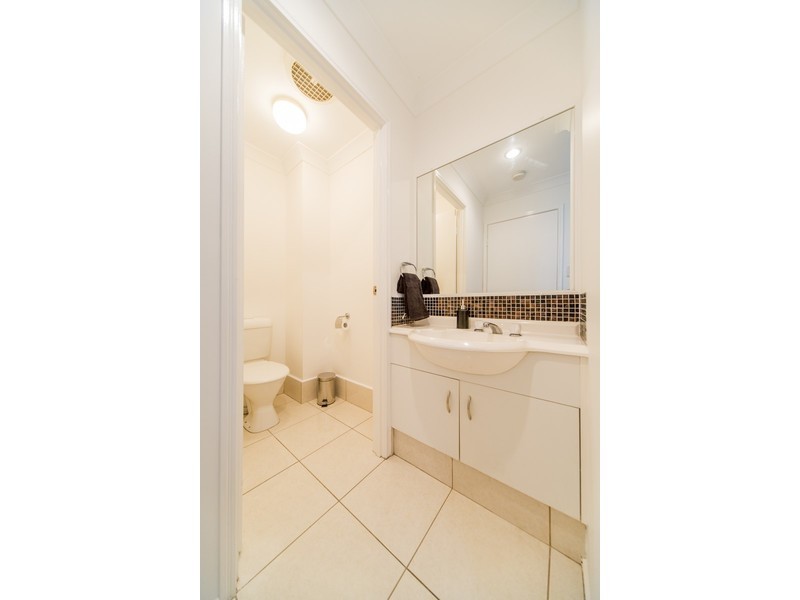 18/44 Esplanade, Coomera QLD 4209