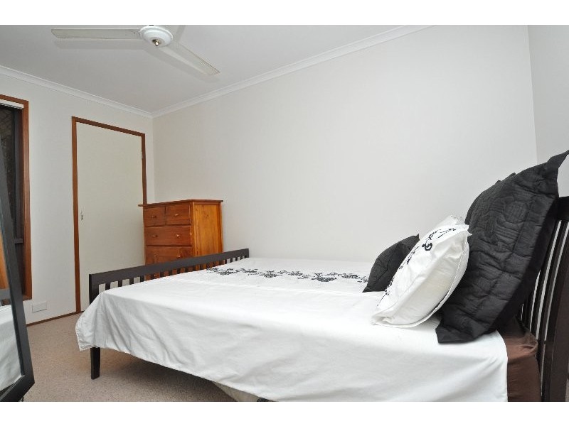 2/24 Senate Street, Labrador QLD 4215