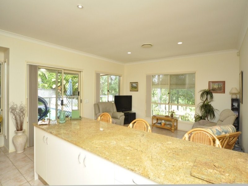 1 Desert Falls Crescent, Parkwood QLD 4214