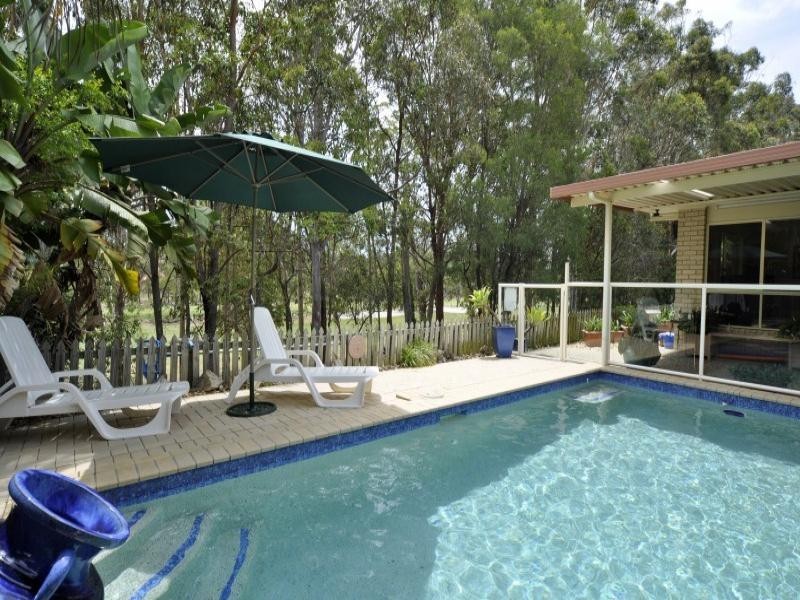 1 Desert Falls Crescent, Parkwood QLD 4214